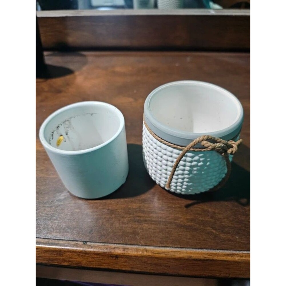 Small Flower Pots - Picture 1 of 2
